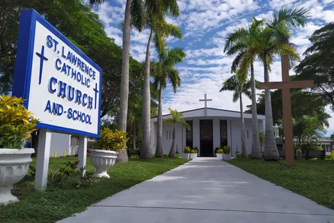 Saint Lawrence Catholic Church 사진