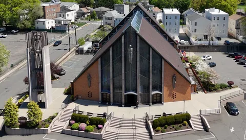 Holy Family Church 사진